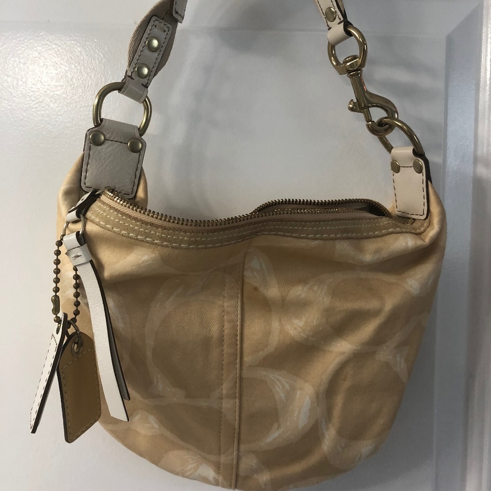 Coach, Logo Gold Shoulder bag